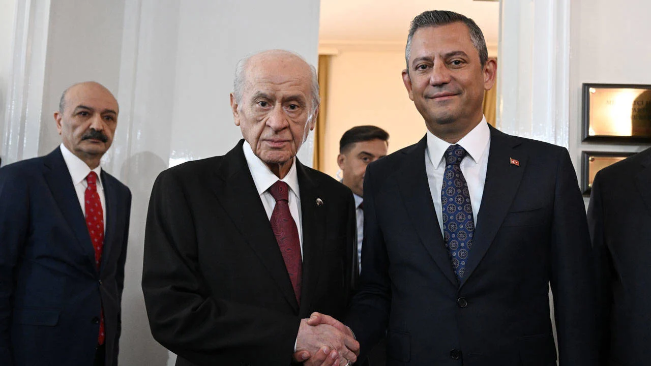 Bahçeli'den Özel'e telefon