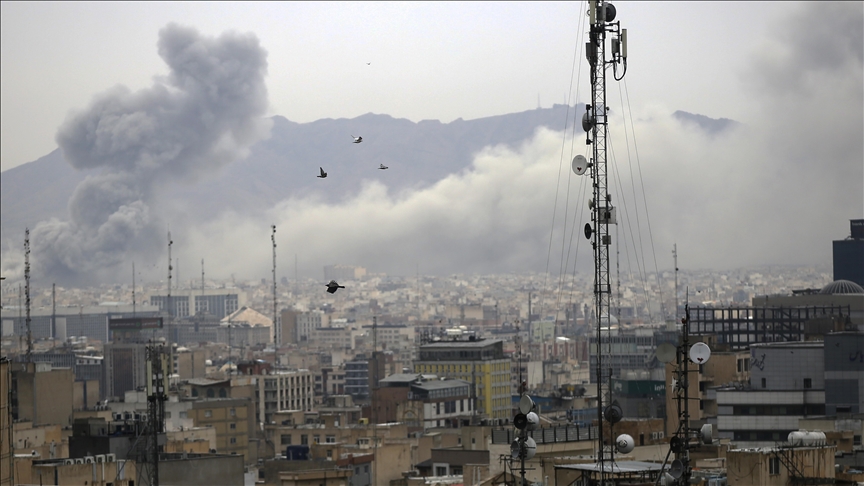 Tahran’da 12 bin konut saldırılardan hasar gördü