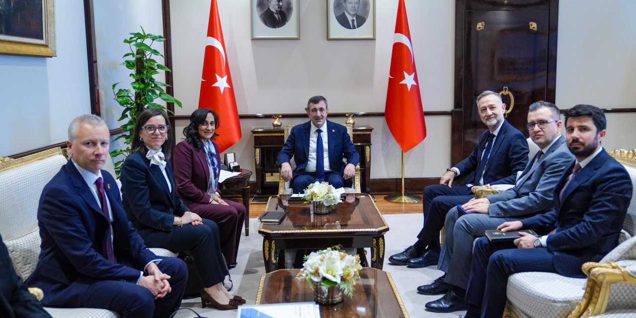 Cevdet  Yılmaz, Kanada Dışişleri Bakanını kabul etti