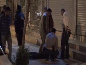 Diyarbakır’da ateş yakıp yolu trafiğe kapatan gruba müdahale