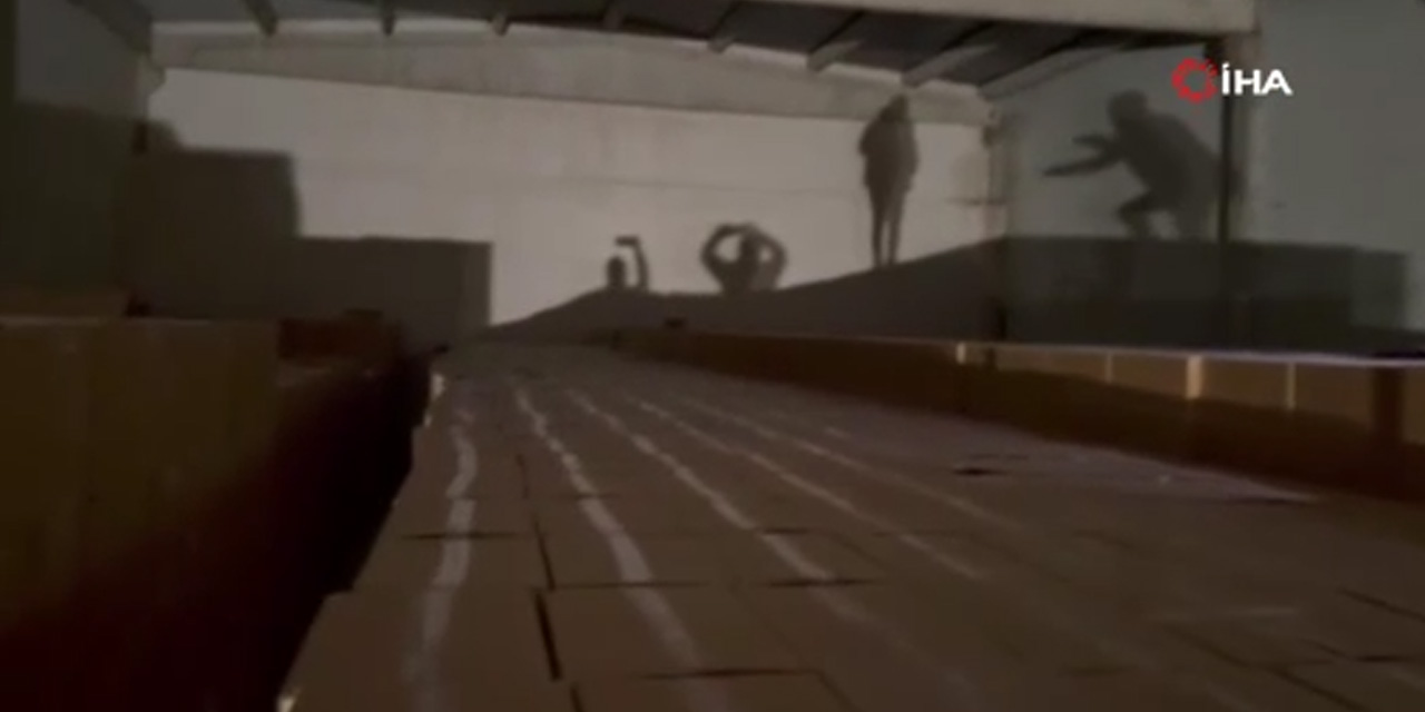 Çaldıkları altınları parmaklarına takıp gösteri yaptılar