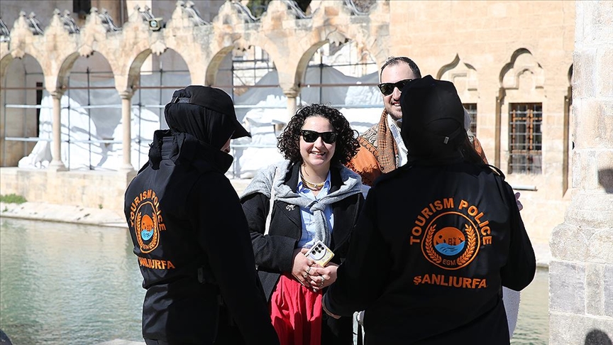 Şanlıurfa'da "turizm polisi" turistlere güven veriyor