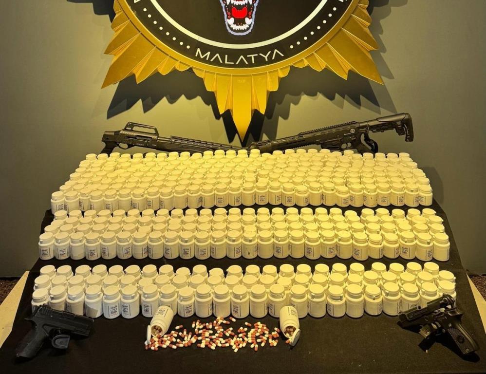 Uyuşturucu ve silah operasyonu: 3 tutuklama