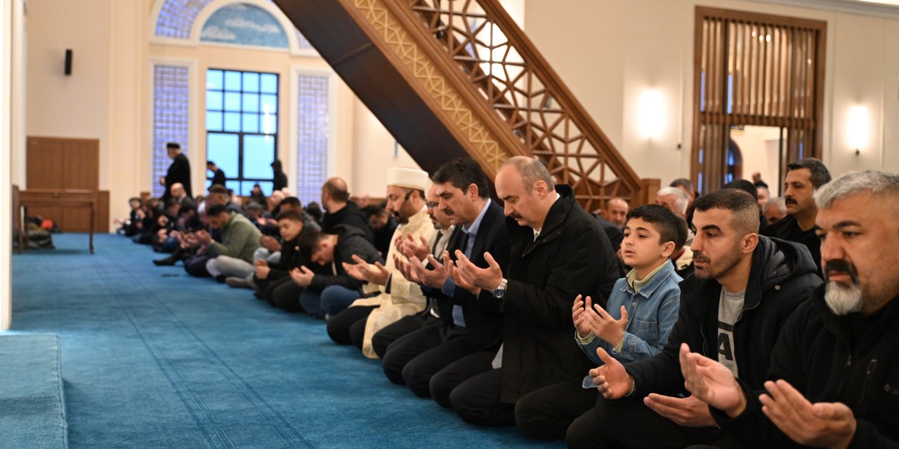 Elazığ, Mardin, Siirt ve Batman'da bayram namazı kılındı