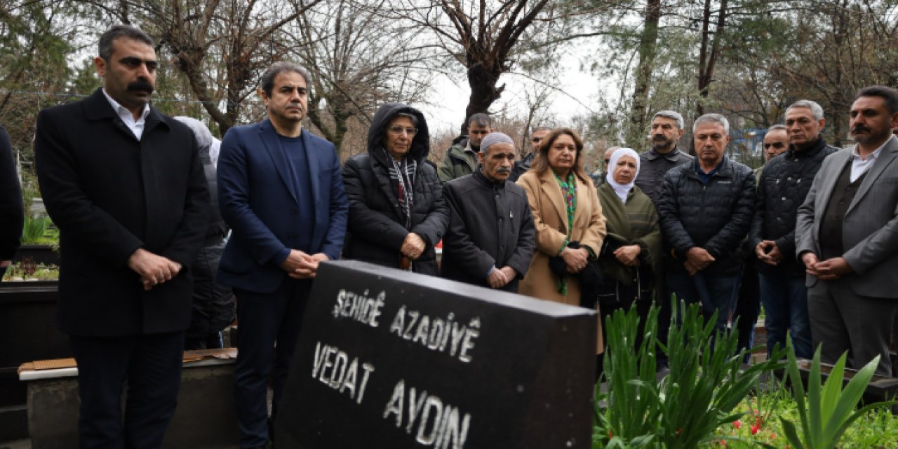 Eşbaşkan Hatun, Vedat Aydın’ın mezarını ziyaret etti