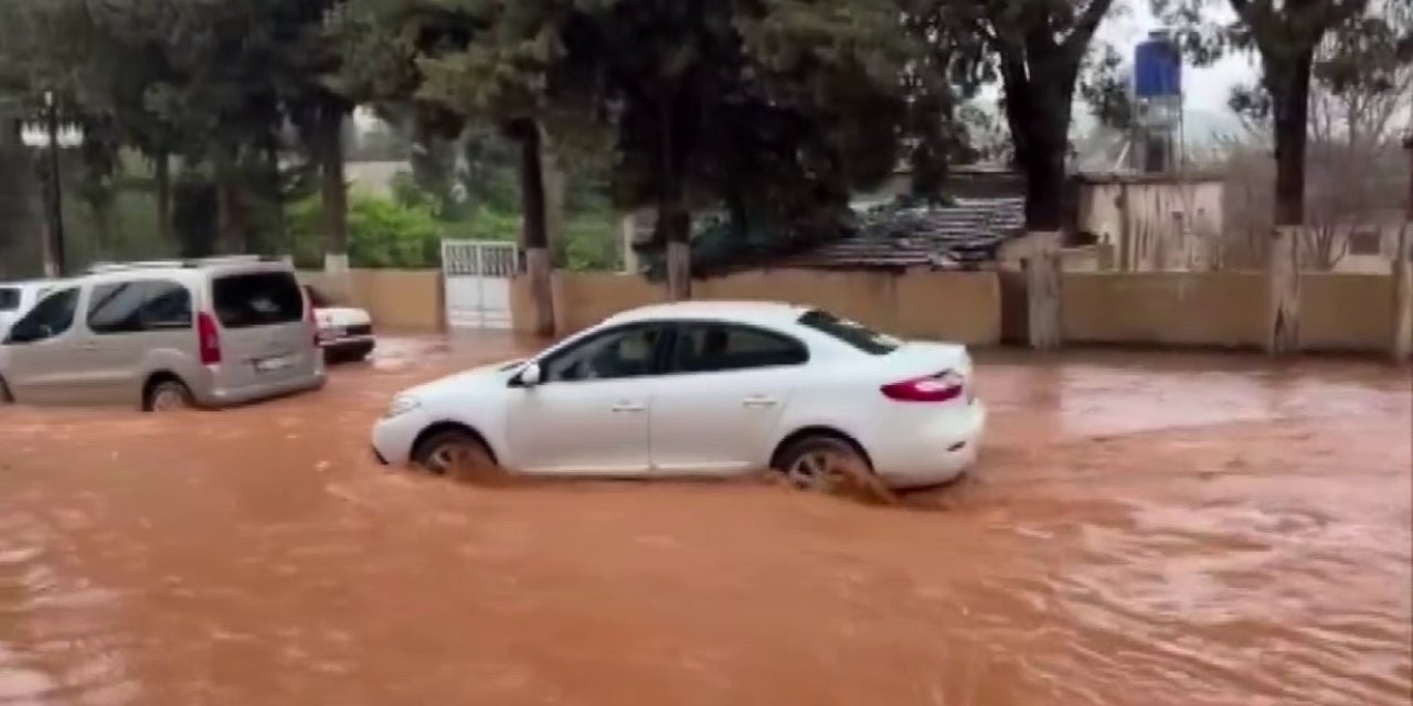 Hatay’da sağanak etkili oldu