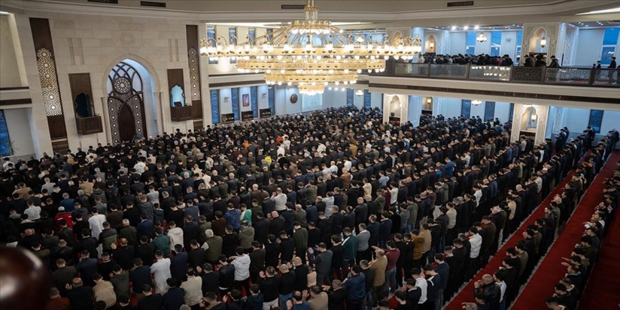 Dünyada Ramazan Bayramı kutlanıyor