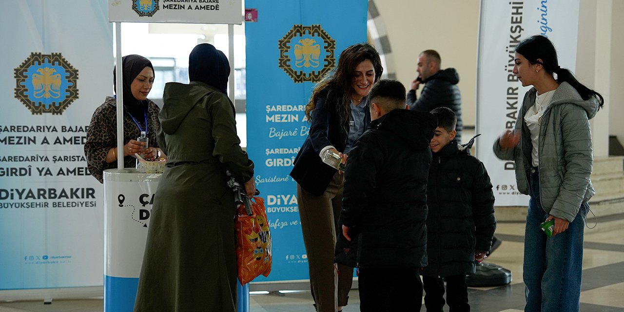 Diyarbakır Büyükşehir Belediyesinden bayramda yurttaşlara ikram
