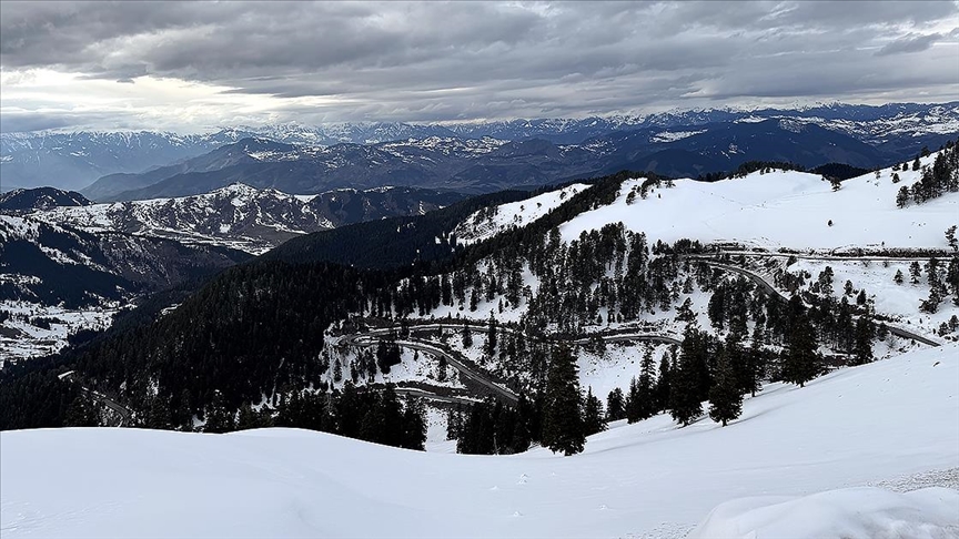 Bazı illerde kar yağışı etkili oluyor