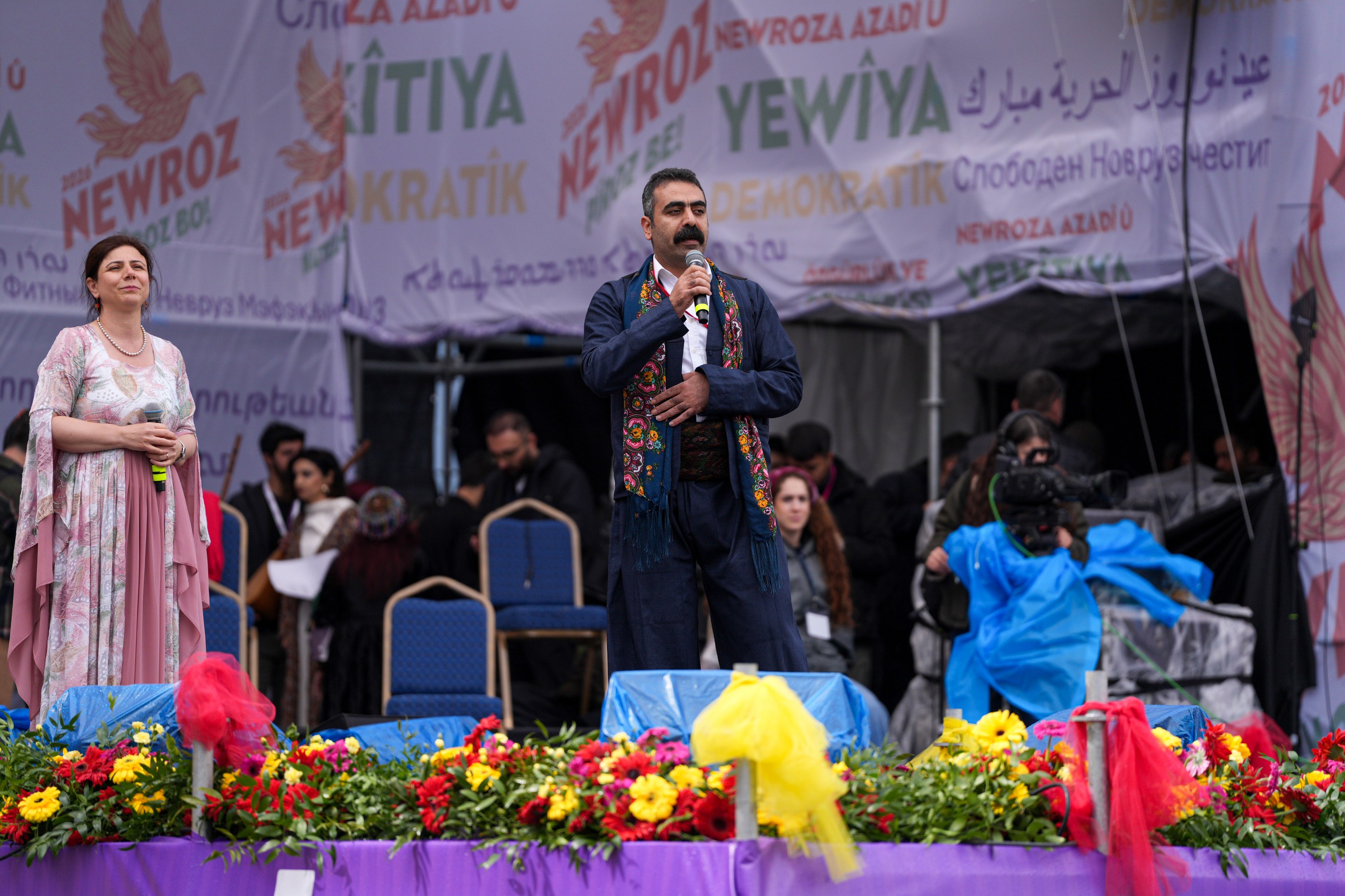 Eşbaşkanlar, halkın Newrozunu kutladı