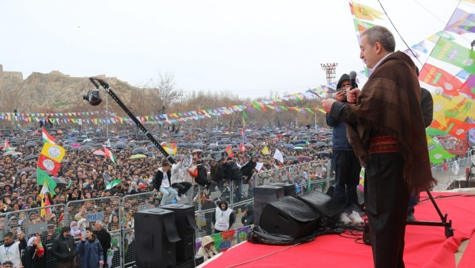 Tuncer Bakırhan: Bu Newroz kurucu bir Newroz’dur