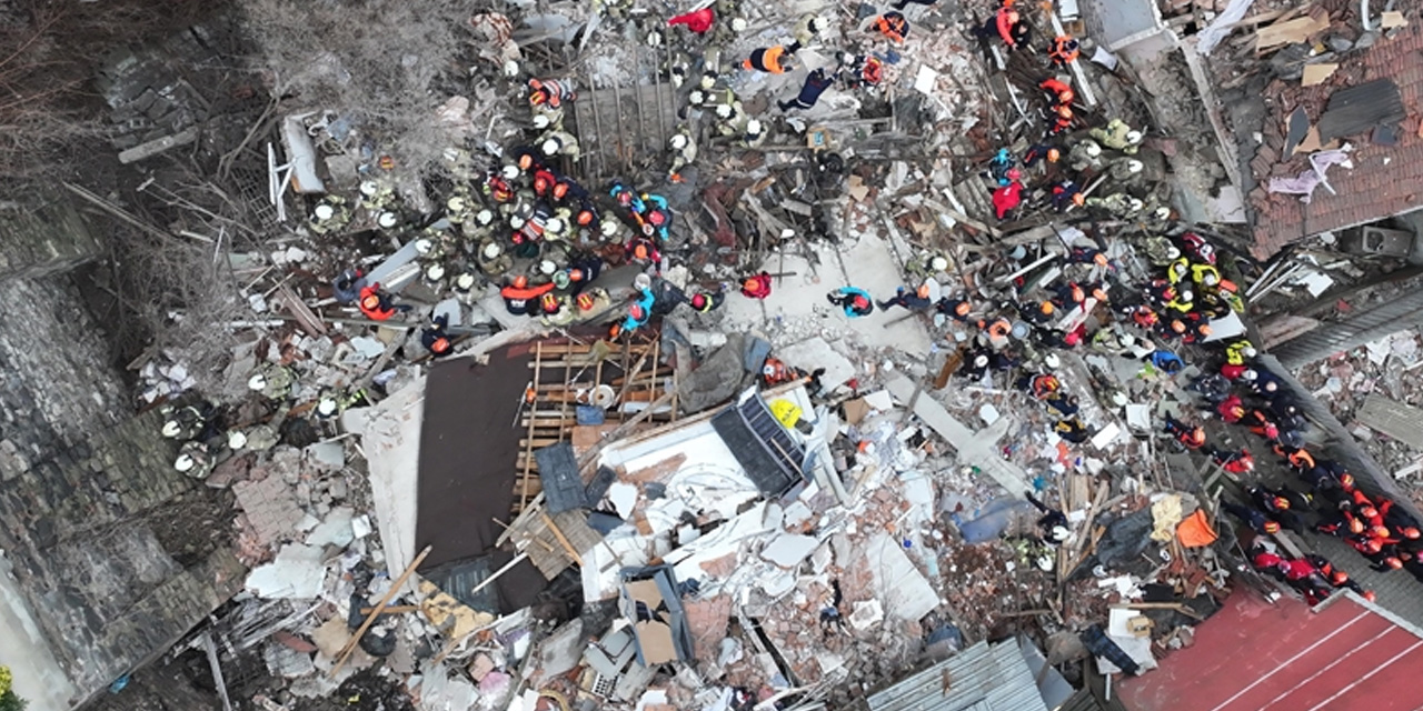 İstanbul’da çöken binalardan acı haber: 1 ölü, 10 yaralı