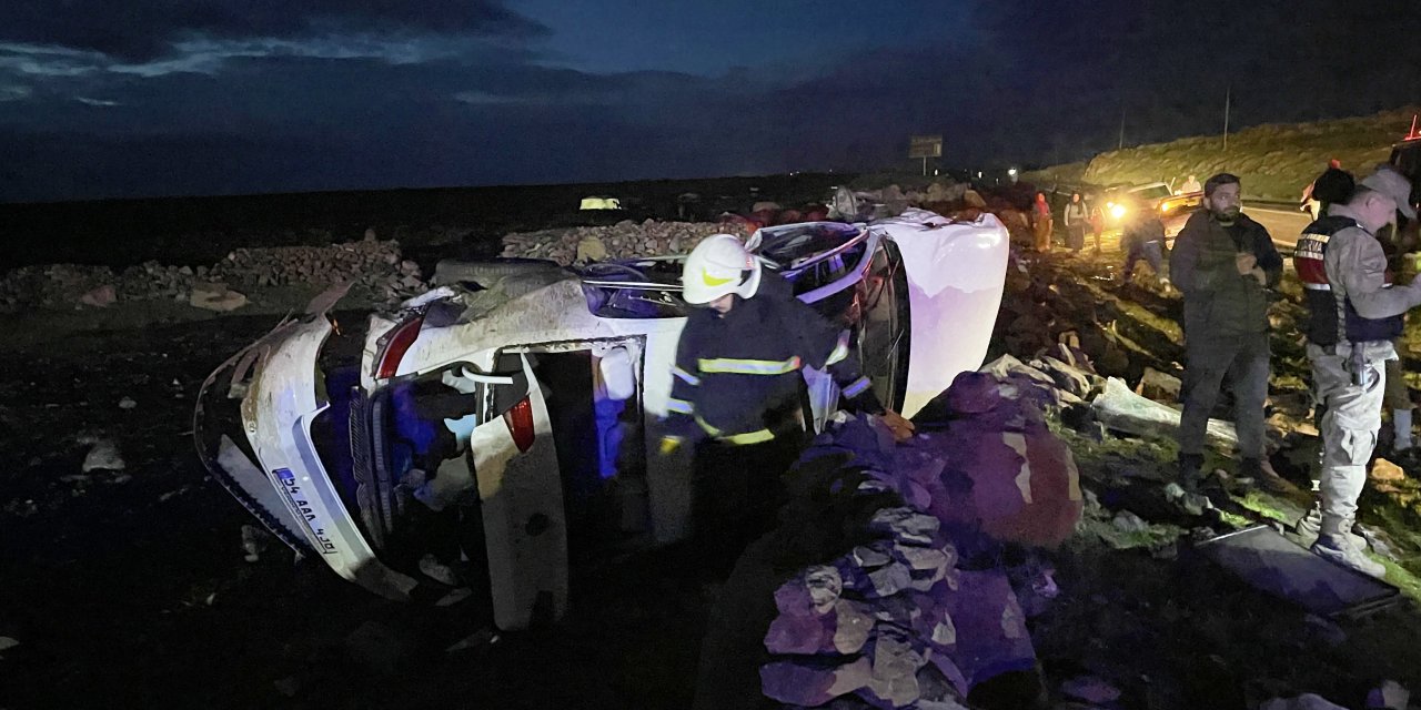 Şanlıurfa'da iki otomobil çarpıştı: 5 yaralı