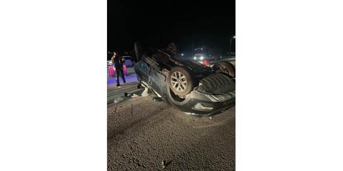 Kaza yapan otomobil ters döndü: 7 yaralı
