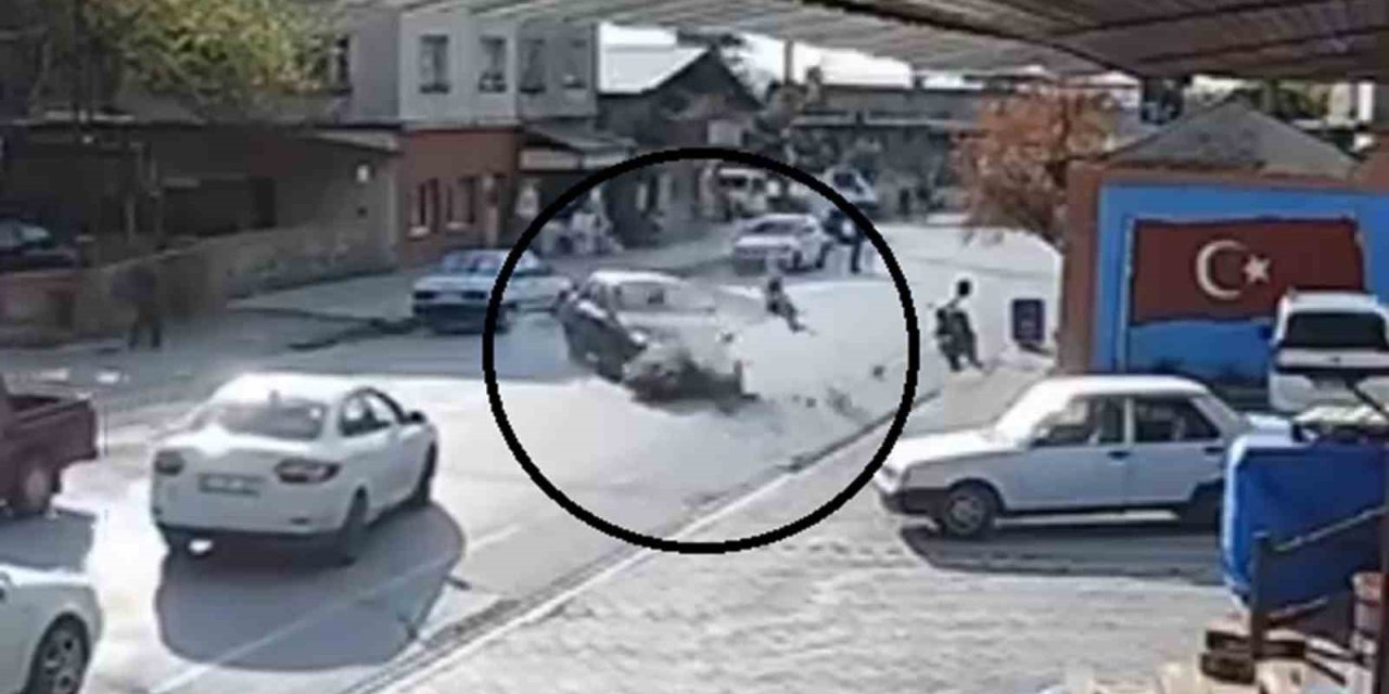 Otomobille çarpışan motosikletin sürücüsü yaralandı