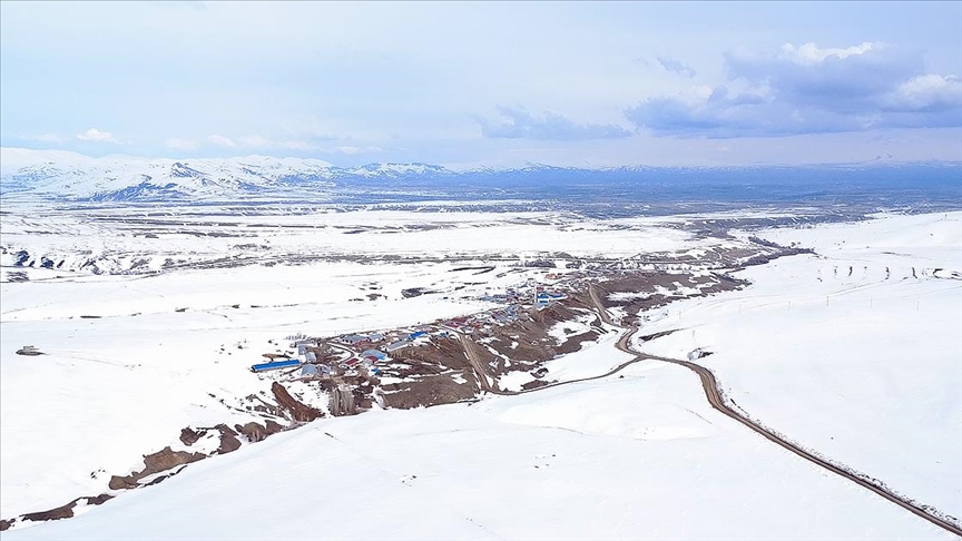 Kars ve Ardahan'da kar etkili oldu