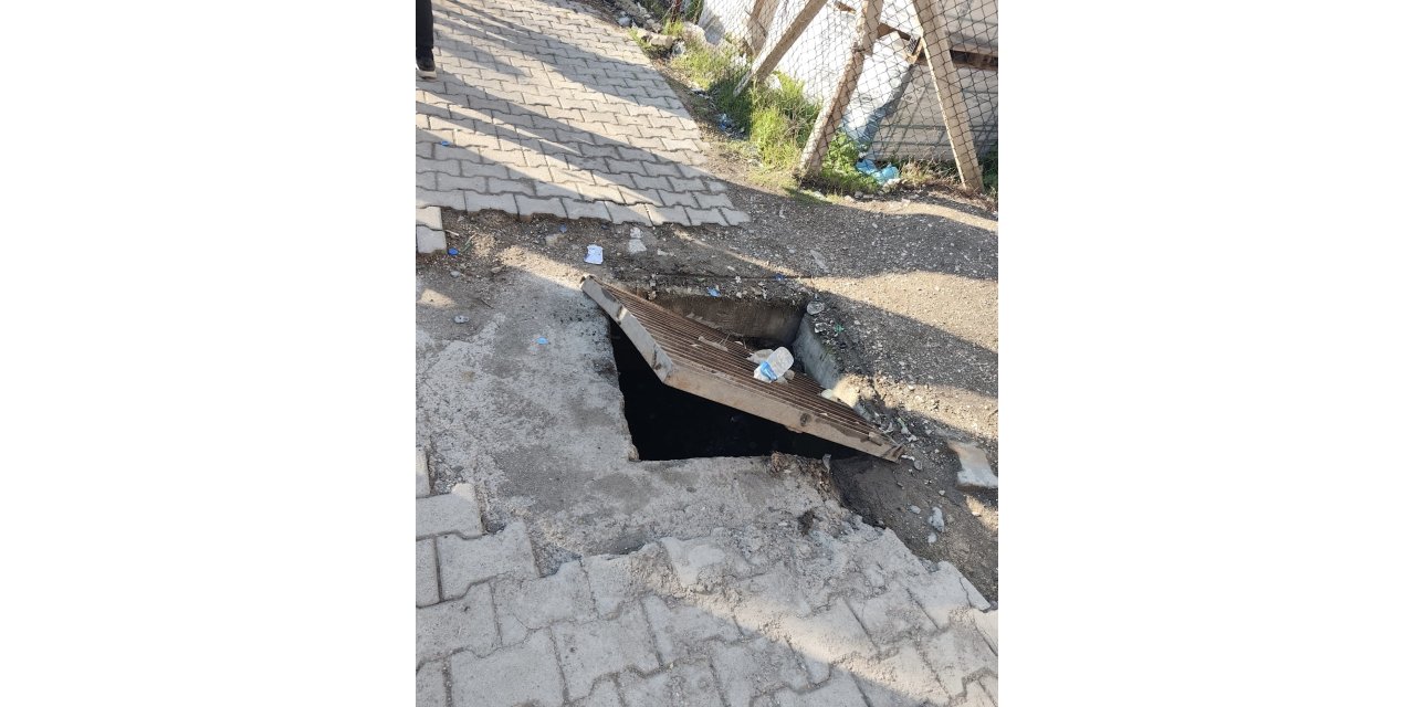 Mazgal kapağı kaydı, öğrenci çukura düştü