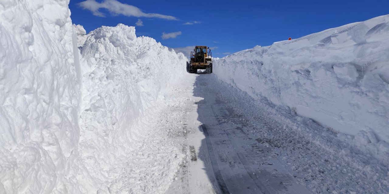 Van’da kar kalınlığı 5 metreyi buldu