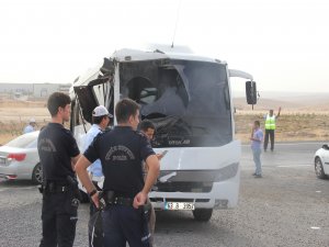 Polis otobüsleri kaza yaptı: 14 yaralı