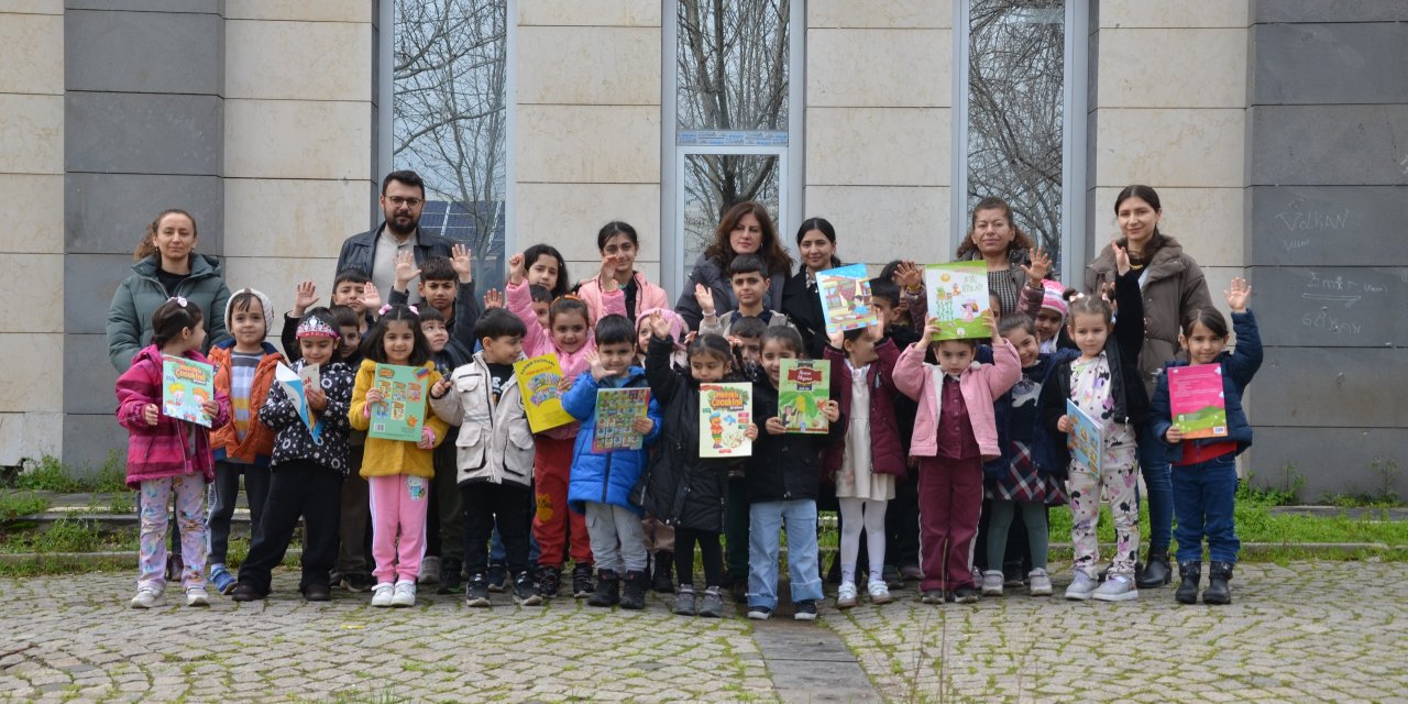 Diyarbakır’da çocuklar kitaplarla buluştu