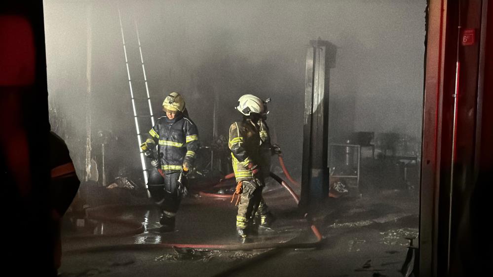 Diyarbakır’da oto tamir dükkanında yangın