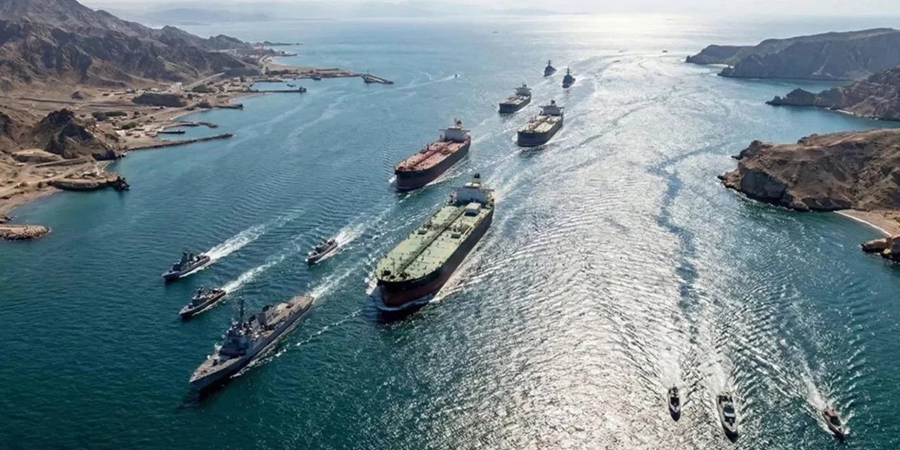 İran Hürmüz Boğazı'nı tekrar kapattı