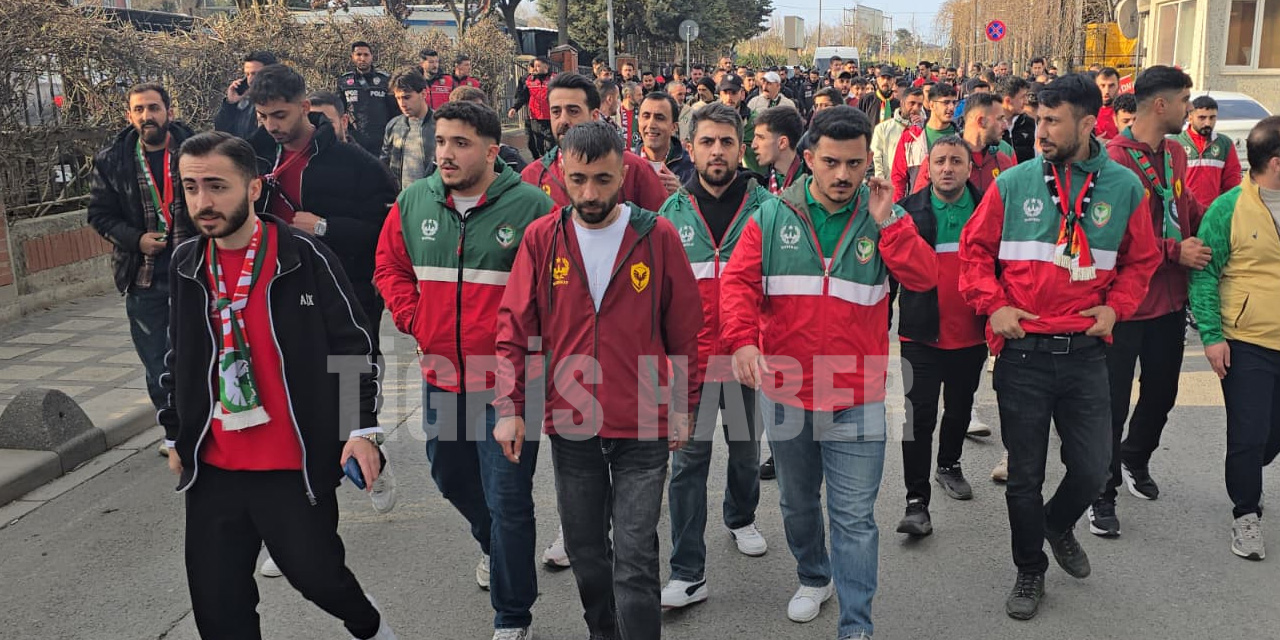 Amedspor taraftarları stada giriş yaptı