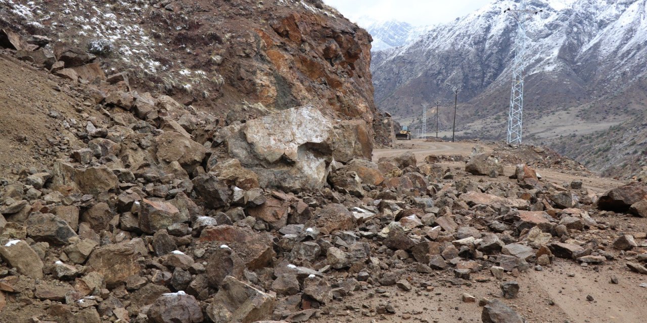 Erzurum’da heyelan meydana geldi