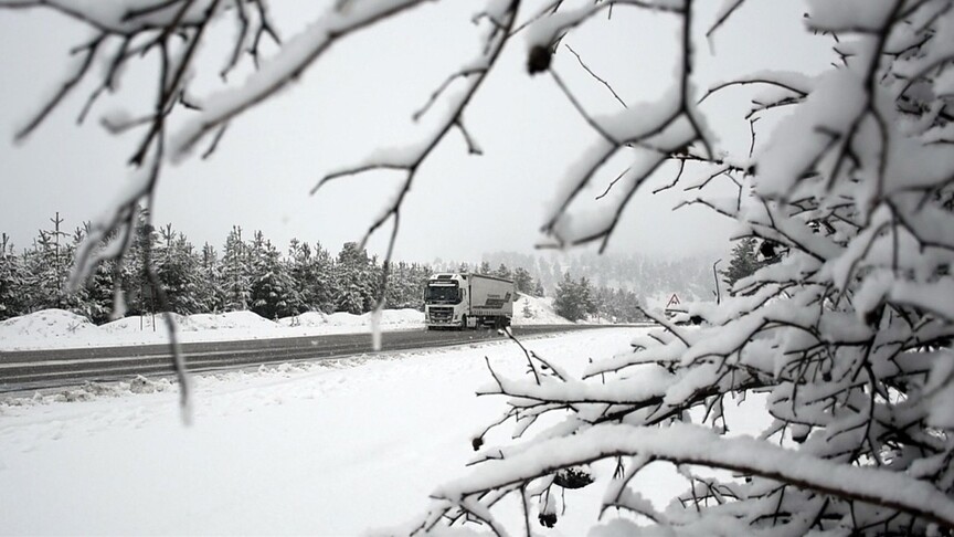 Bazı illerde kar yağışı ve soğuk hava etkili oluyor