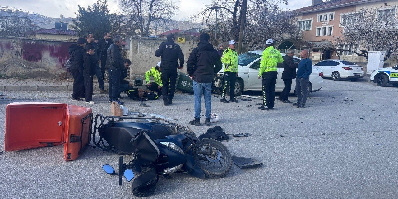Otomobil ile motosiklet çarpıştı: 1 yaralı