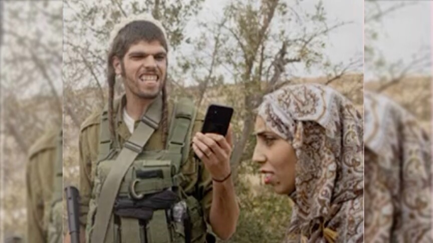 Filistinli kadınla alay eden İsraillinin fotoğrafı gündem oldu