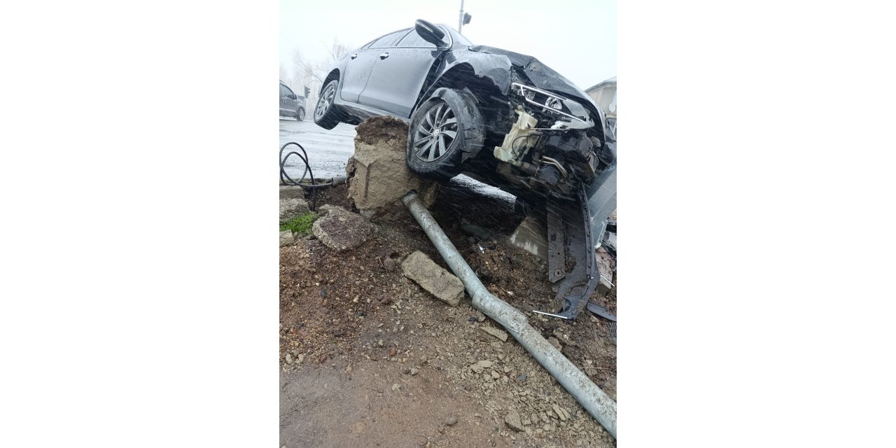 Yağış kazaya neden oldu: 2 yaralı