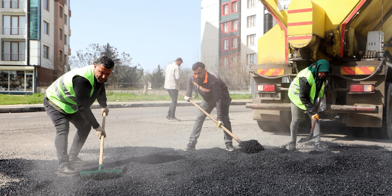 Diyarbakır’da belediye bozulan yollar için atağa geçti