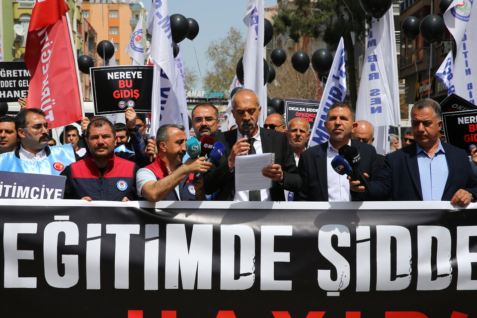 Diyarbakır’da okul saldırılarına protesto