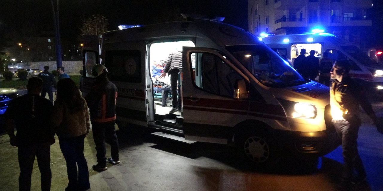 İki otomobil çarpıştı: 4 yaralı