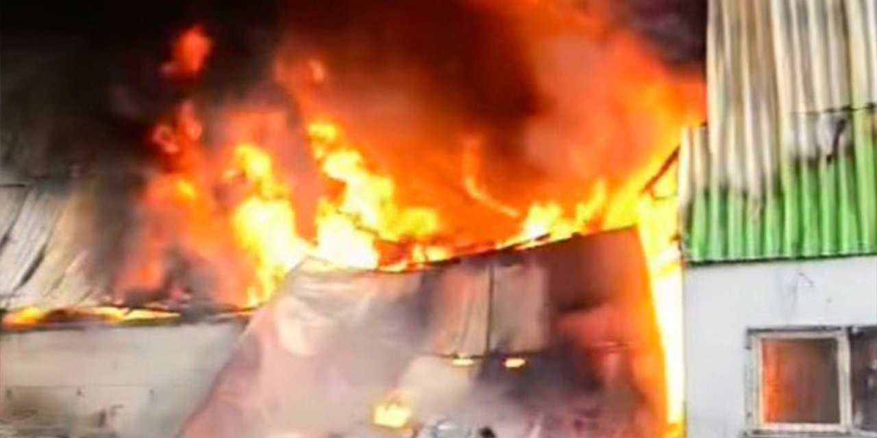 Geri dönüşüm fabrikasında yangın