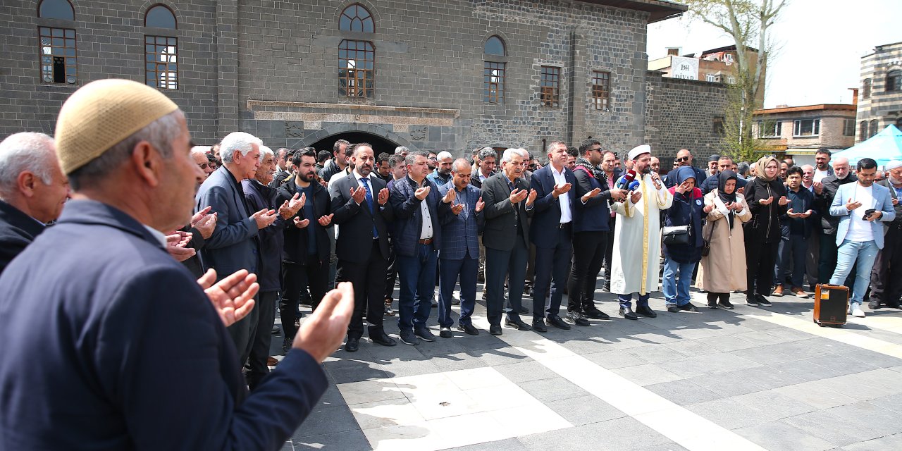 Diyarbakır ve çevre illerde gıyabi cenaze namazı