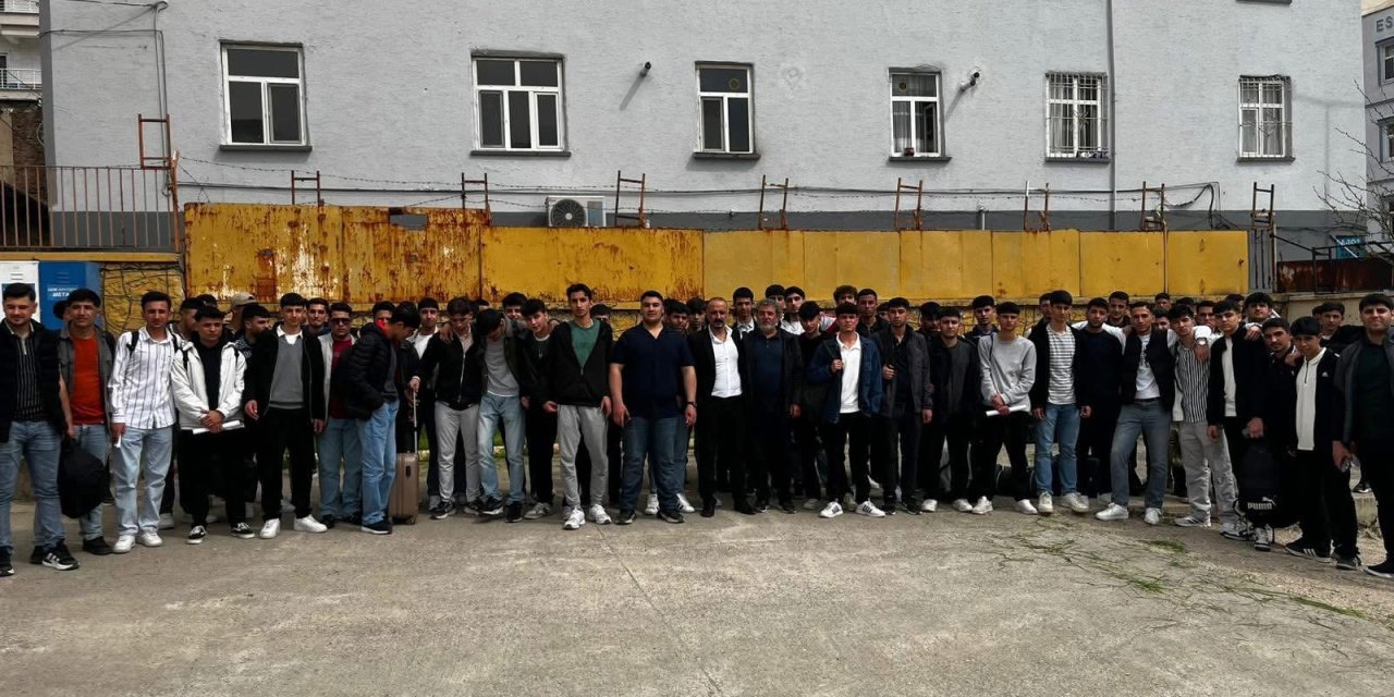 Diyarbakır'da YKS öncesi öğrencilere motivasyon kampı