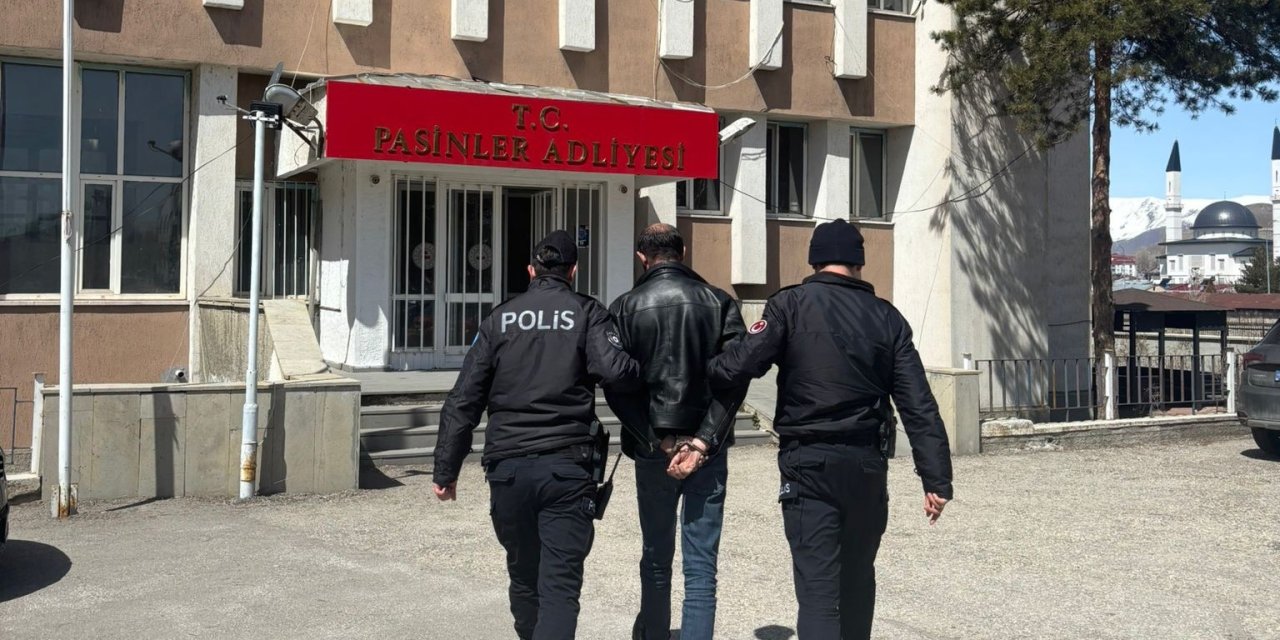 Araçta gizli zuladan uyuşturucu çıktı