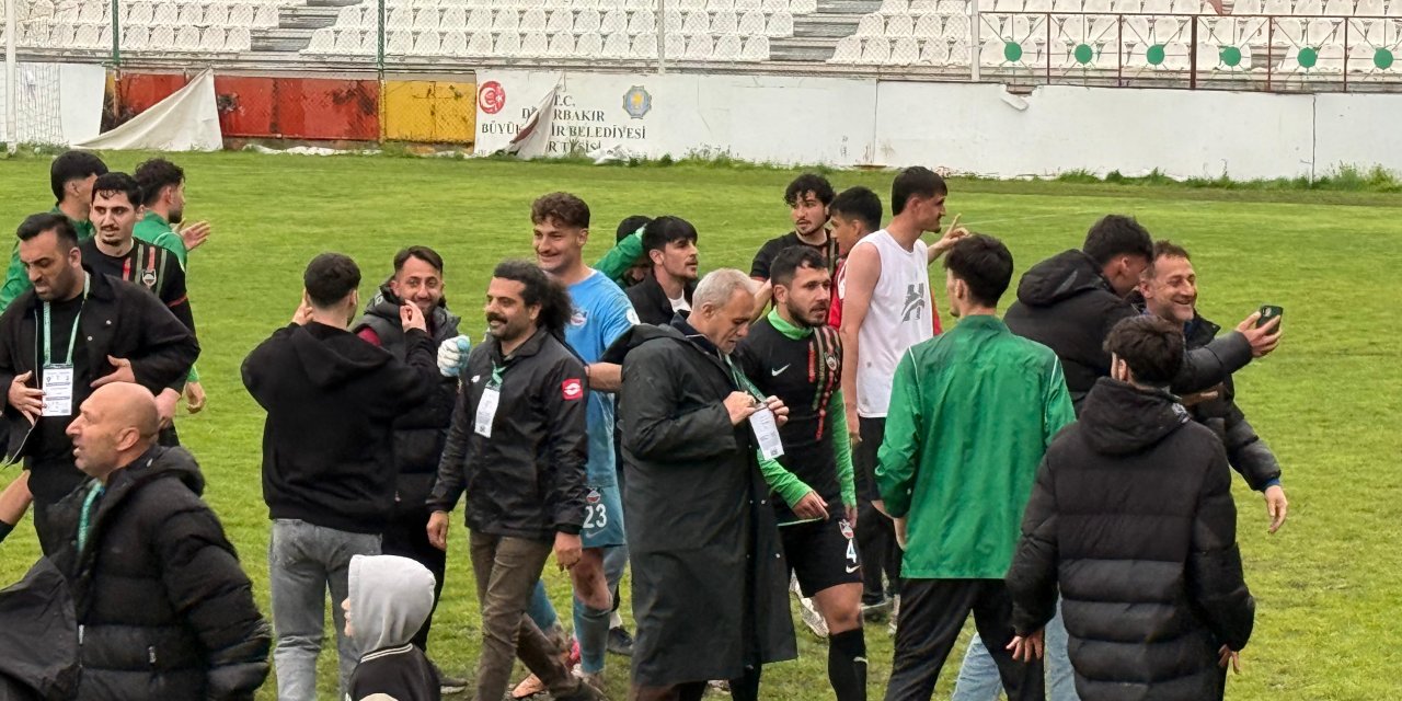 Diyarbekirspor ligde şampiyonluk yaşadı
