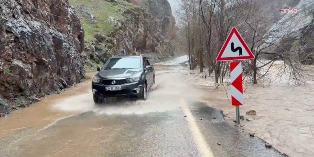 Sağanak yağmur nedeniyle Munzur Suyu taştı