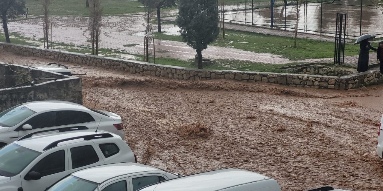 Diyarbakır’da Silvan'ı sel vurdu