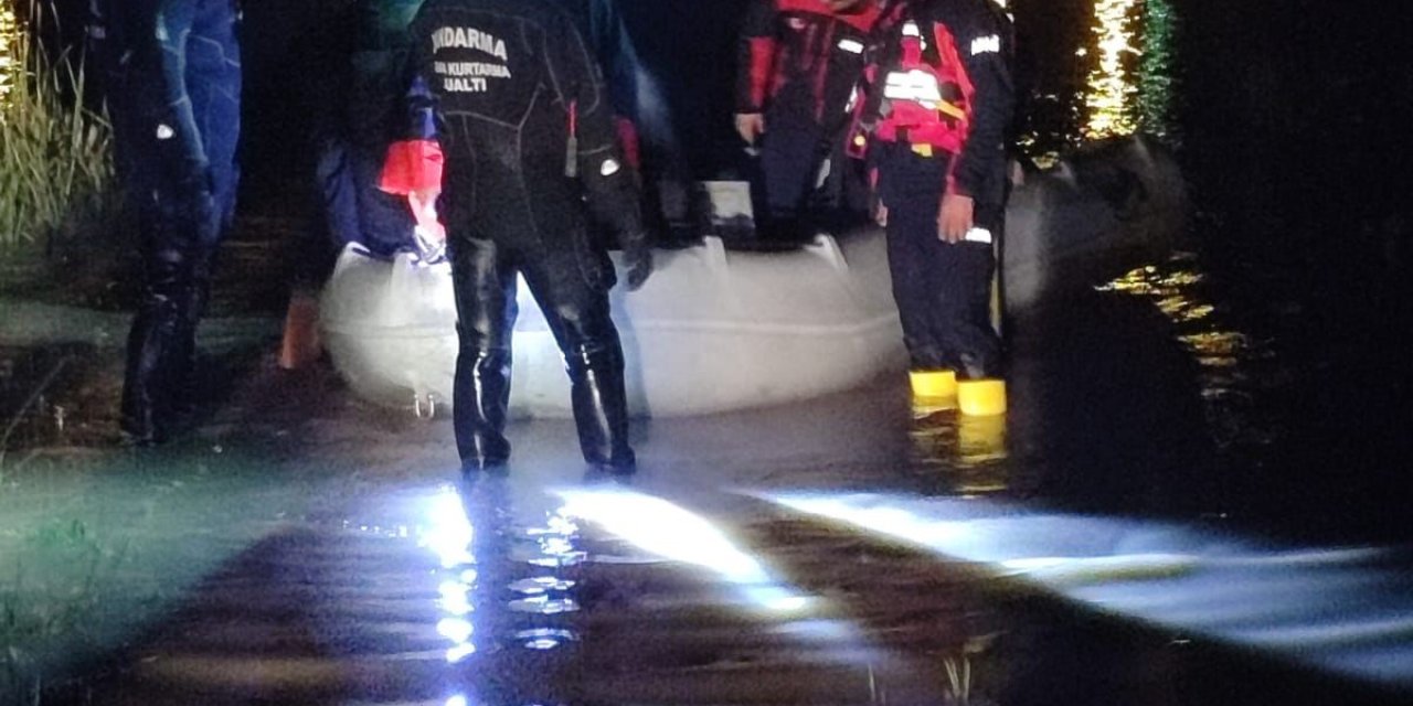 Diyarbakır'da AFAD ve JAK ekiplerinden çobanı kurtarma operasyonu