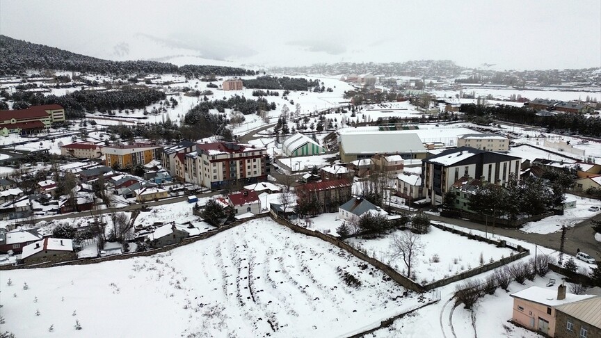 Kars'ta baharda kar etkili oldu