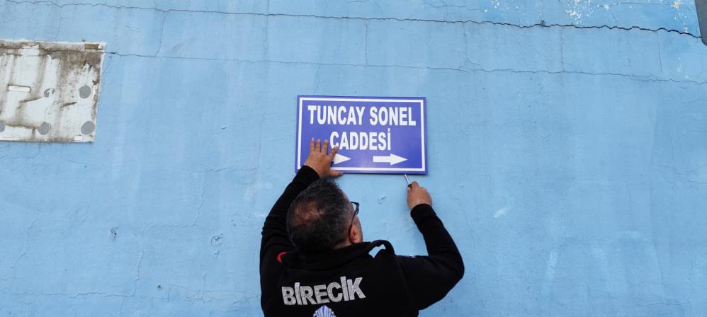 Tuncay Sonel'in ismi caddelerden kaldırıldı