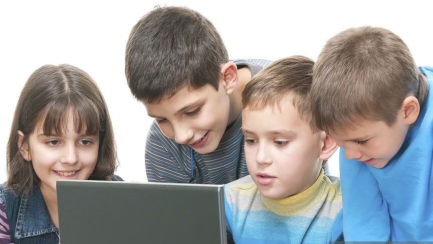 Çocukların çevrim içi güvenliği için yeni yol haritası aranıyor