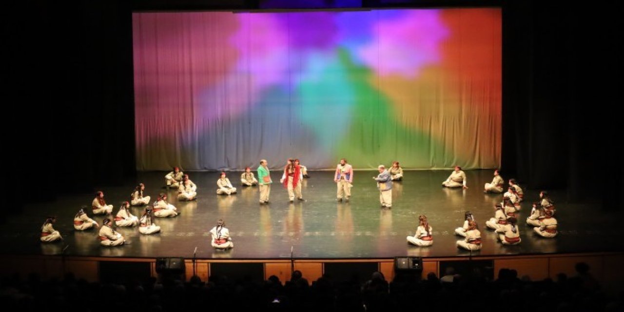 Diyarbakır’da Kürtçe oyun Moraşîn’e yoğun ilgi