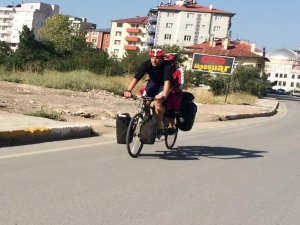 İki kafadarın bisikletle Avrupa turu