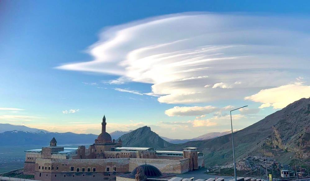 İshak Paşa Sarayı, mercek bulutları altında göz kamaştırdı