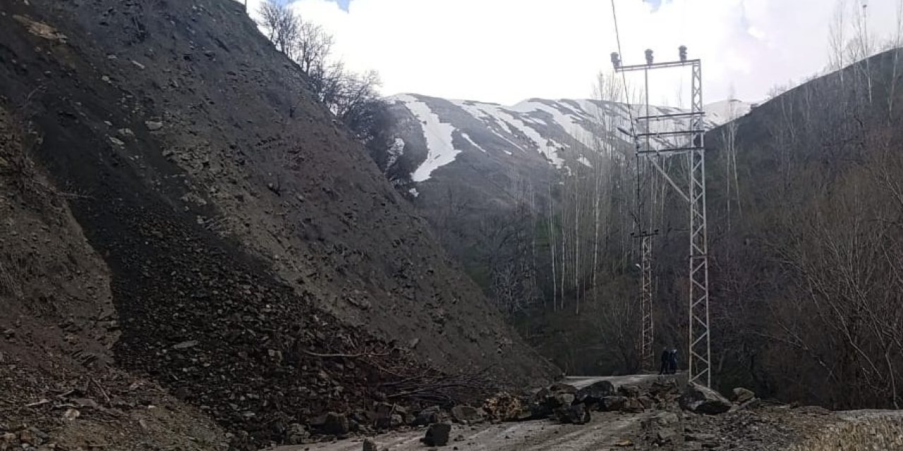 Bahçesaray'da heyelan